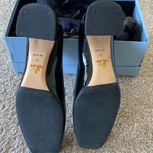 Prada shoes size 10 in perfect condition with box and dust bag - Picture 3 of 9